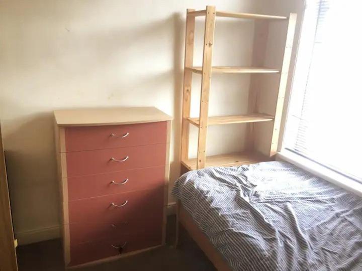 Single Room - Town & University Nearby, 24H Bus, Airport-Linked Manchester Zewnętrze zdjęcie