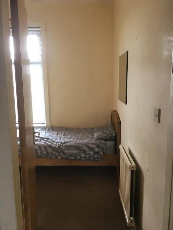 Single Room - Town & University Nearby, 24H Bus, Airport-Linked Manchester Zewnętrze zdjęcie