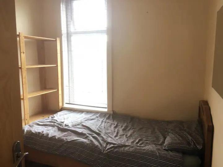 Single Room - Town & University Nearby, 24H Bus, Airport-Linked Manchester Zewnętrze zdjęcie