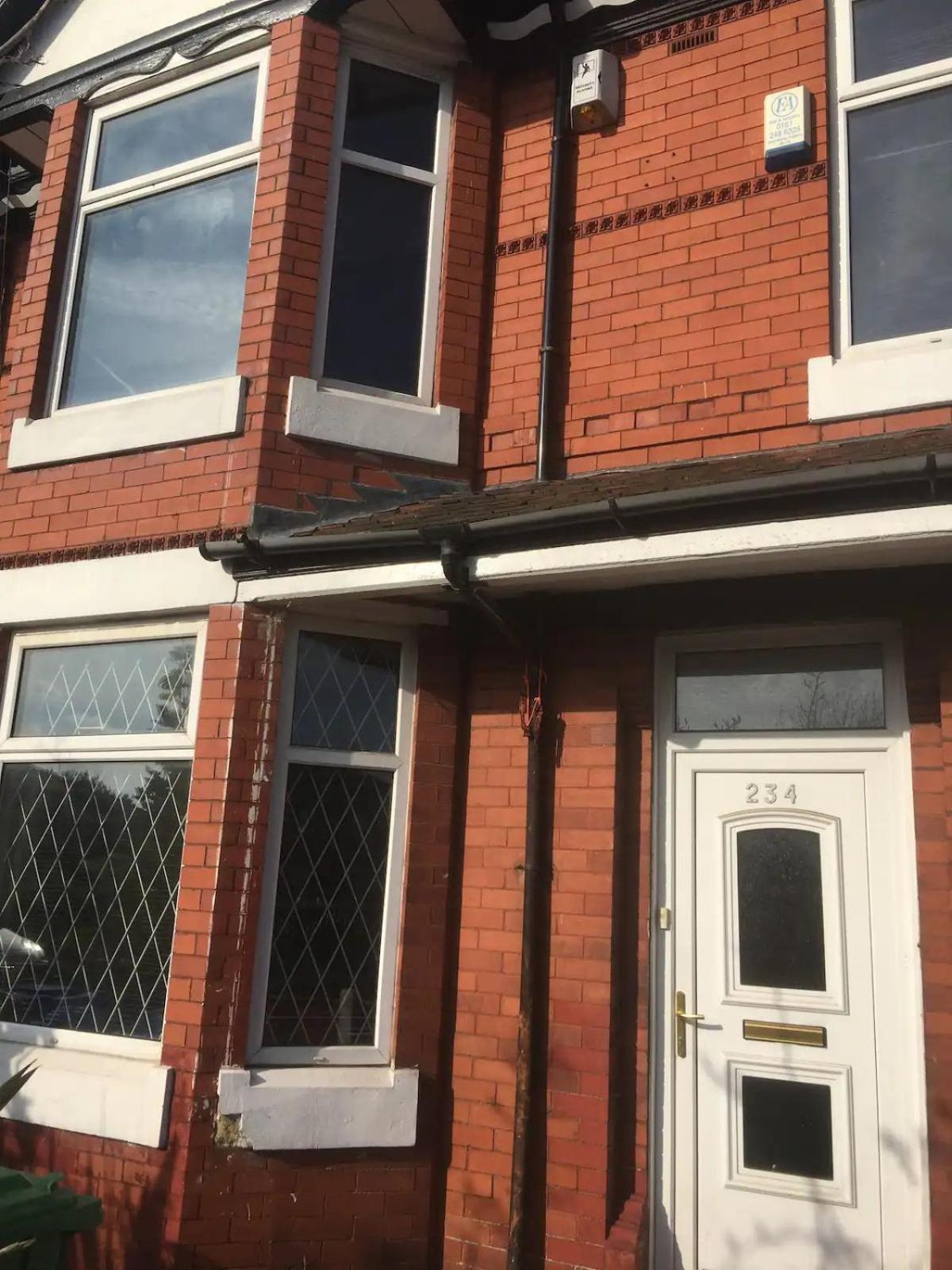 Single Room - Town & University Nearby, 24H Bus, Airport-Linked Manchester Zewnętrze zdjęcie